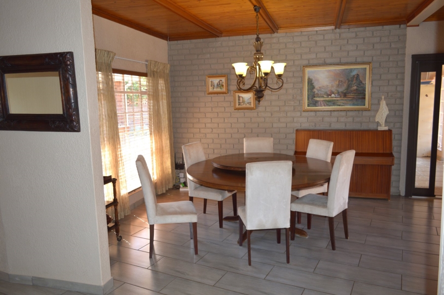 5 Bedroom Property for Sale in Wilkoppies North West